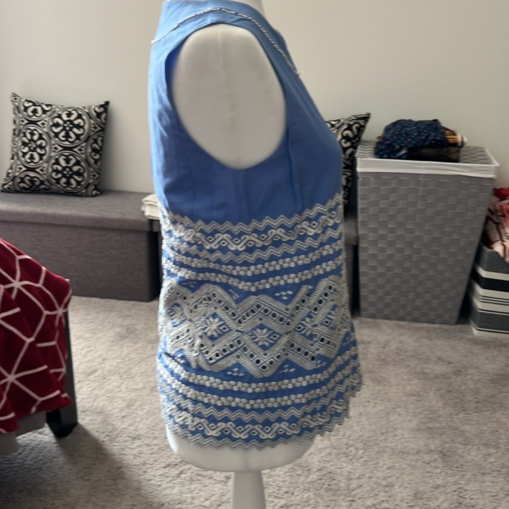 NWOT Tory Burch Blue and White Lace Top - Size 6 - Picture 4 of 12
